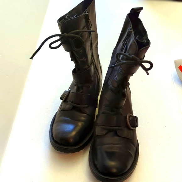 Born Shoes - Born boots